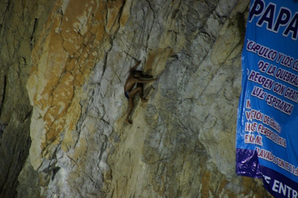  Acapulco - Perła Pacyfiku
Pokazy karkołomnych skoków do wody ze skał La Quebrada
