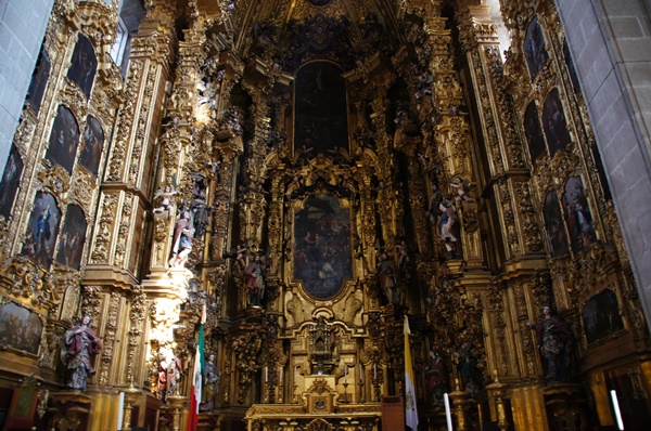 Miasto Meksyk, wzniesione w miejscu dawnej stolicy Imperium Azteków
