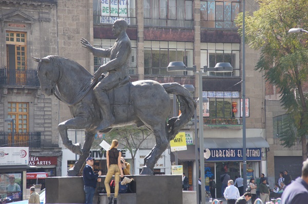 Miasto Meksyk, wzniesione w miejscu dawnej stolicy Imperium Azteków
