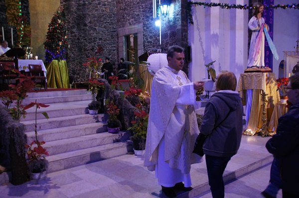 Msza święta w kościele Santiago, na Placu Trzech Kultur, gdzie został ochrzczony św. Juan Diego
