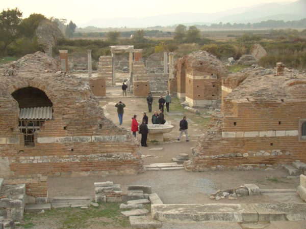 Efez
Ruiny Bazyliki, w której obradował Sobór Efeski 
